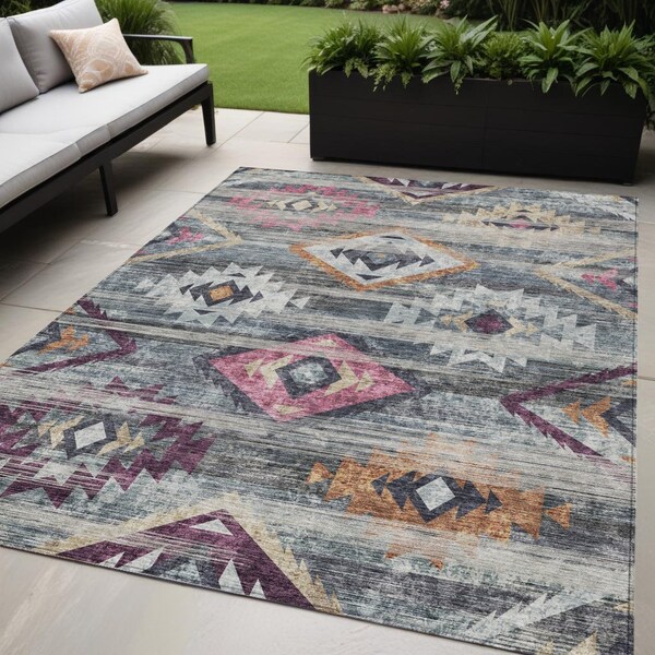 Homeroots 5' X 8' Gray Charcoal And Silver Southwestern Washable Indoor Outdoor Area Rug 588679 - main