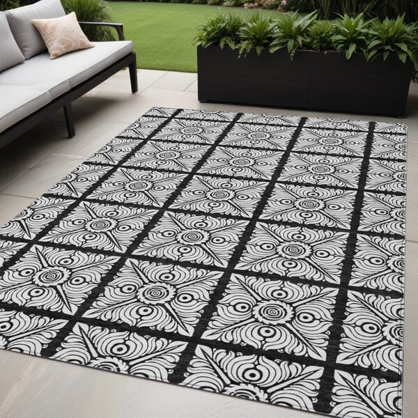 Homeroots 5' X 8' Black Ivory And Gray Medallion Washable Indoor Outdoor Area Rug 589327 - main