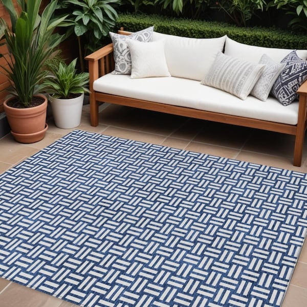 Homeroots 10' X 14' Navy Blue And Ivory Geometric Washable Indoor Outdoor Area Rug 595576 - main