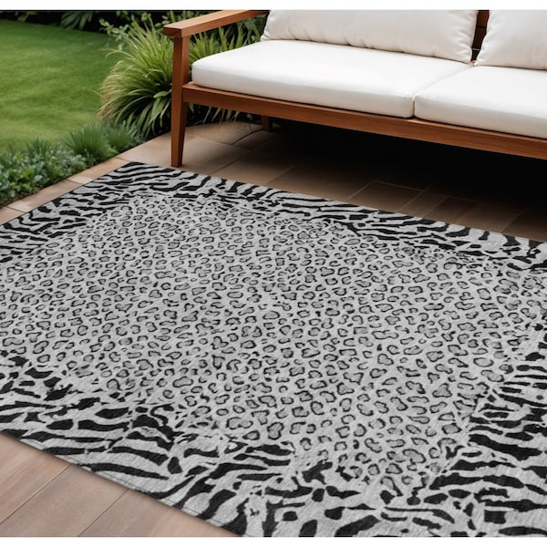 Homeroots 8' X 10' Gray Animal Print Washable Indoor Outdoor Area Rug 607653 - main