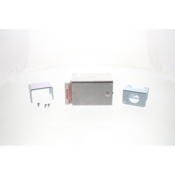 Resideo 24V 3/4 in. SWT N/C Zone Valve V8043F1135 - main