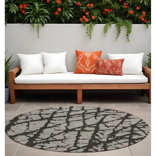 Homeroots 8' Round Gray and Black Round Abstract Washable Non Skid Indoor Outdoor Area Rug 559276 - main