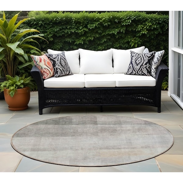 Homeroots 8' Round Taupe Round Ombre Washable Non Skid Indoor Outdoor Area Rug 563678 - main