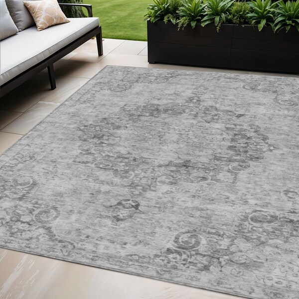 Homeroots 5' X 8' Silver Floral Medallion Washable Indoor Outdoor Area Rug 607939 - main