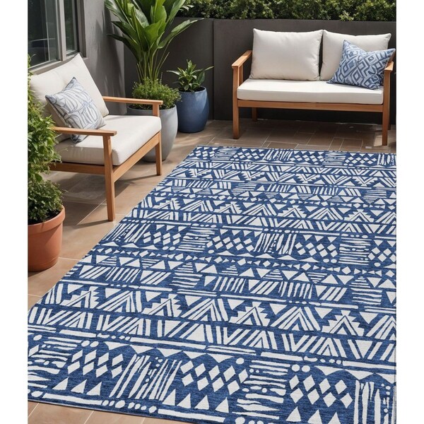Homeroots 5' X 8' Navy Blue And Ivory Southwestern Washable Indoor Outdoor Area Rug 594179 - main