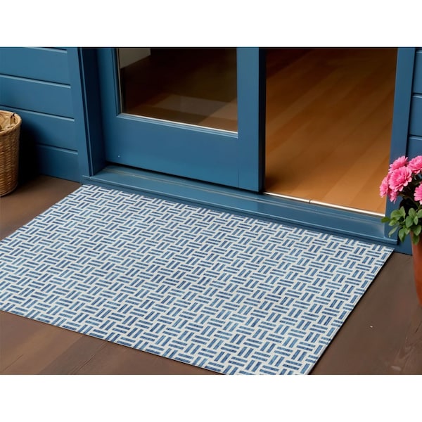 Homeroots 3' X 5' Denim Blue And Ivory Geometric Washable Indoor Outdoor Area Rug 614737 - main
