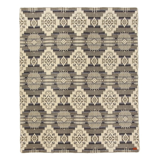 Homeroots Ultra Soft Light Gray Southwest Handmade Blanket 392091 - main