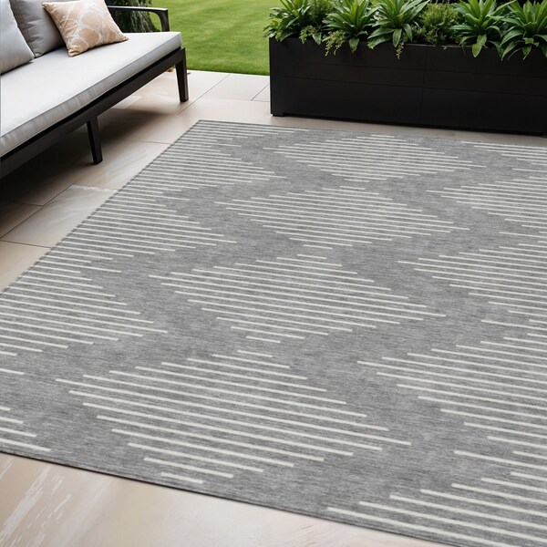 Homeroots 5' X 8' Gray And Ivory Geometric Washable Indoor Outdoor Area Rug 598575 - main