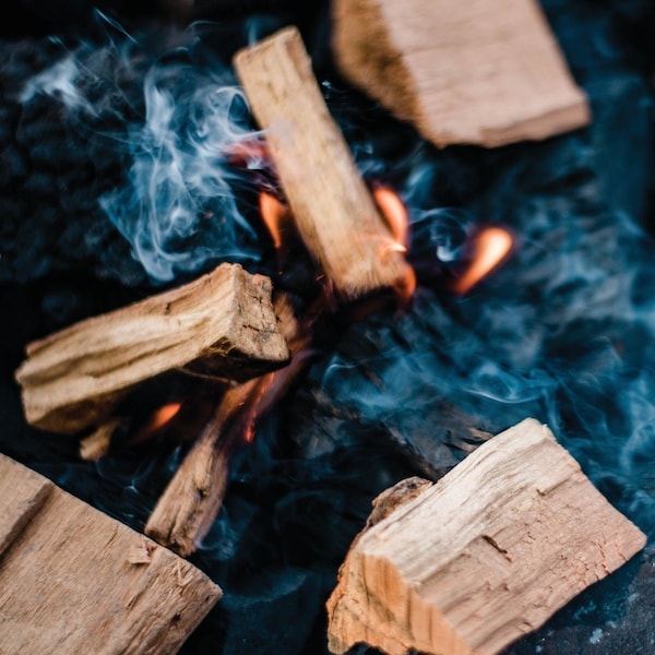 Western 500 Cu.'' Mesquite Wood Smoking Chunks 78154 - main