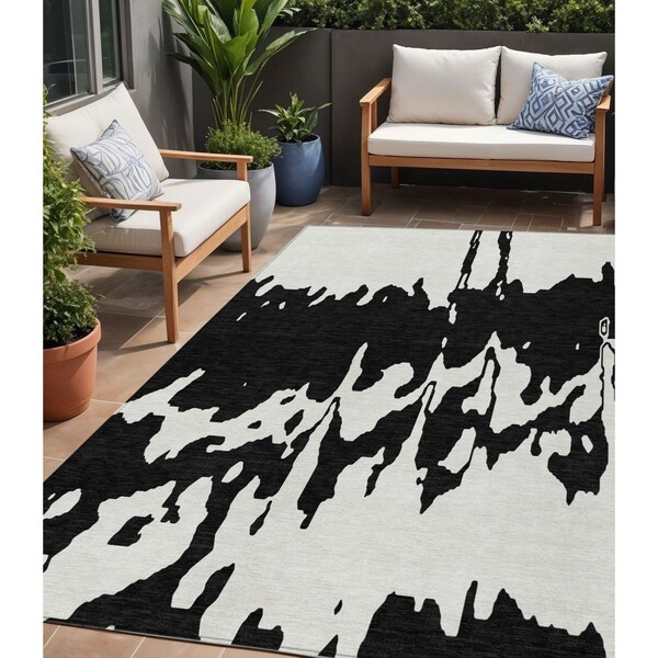 Homeroots 5' X 8' Black And Ivory Abstract Washable Indoor Outdoor Area Rug 613615 - main