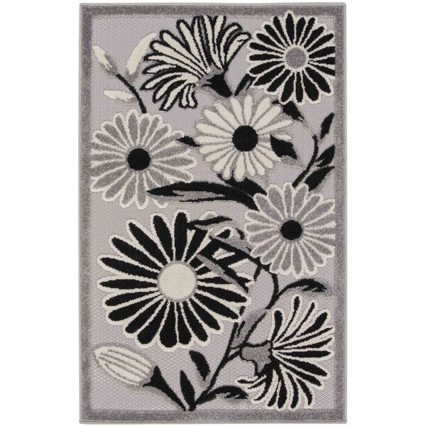 Homeroots 3' X 4' Black and White Floral Indoor Outdoor Area Rug 527635 - main