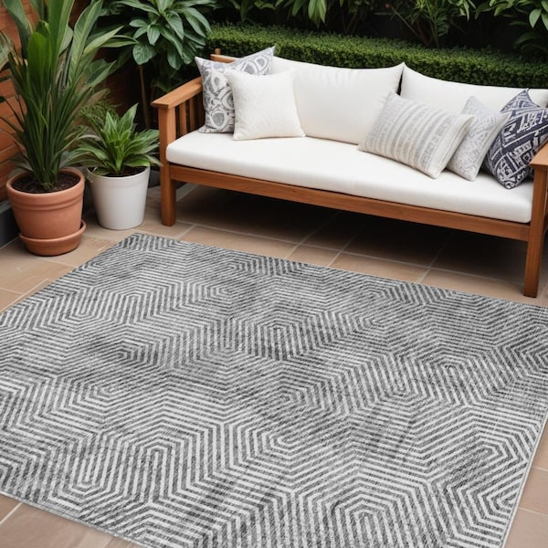 Homeroots 10' X 14' Silver And Gray Geometric Washable Indoor Outdoor Area Rug 594586 - main