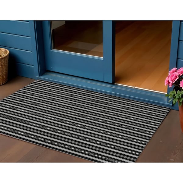 Homeroots 3' X 5' Black And Ivory Striped Washable Indoor Outdoor Area Rug 595847 - main