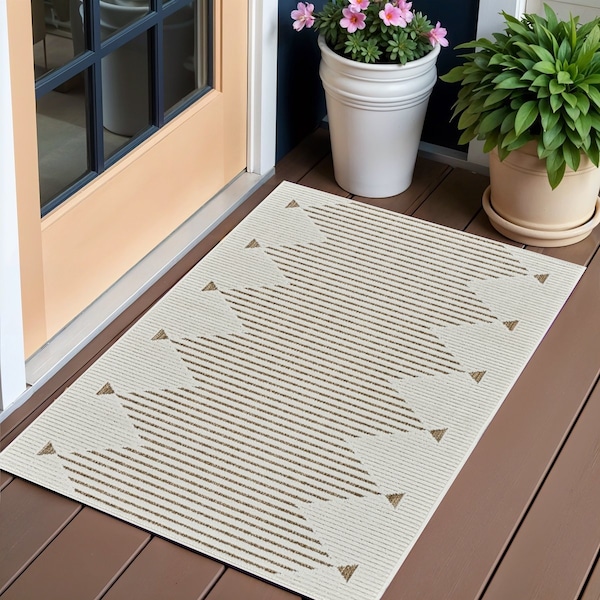 Homeroots 3' X 5' Beige And Brown Geometric Distressed Indoor Outdoor Area Rug 558759 - main