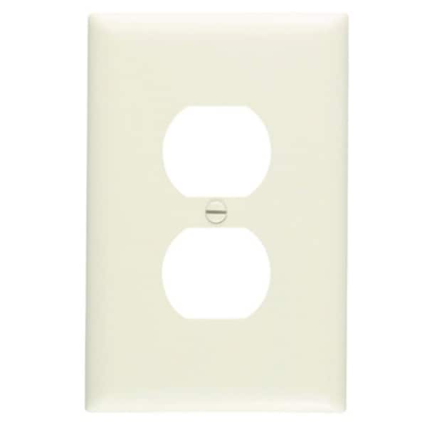 Legrand TradeMaster Outlet Wallplate, 3-5/16 in L, 5.062 in W, Jumbo, 1 -Gang, Nylon TPJ8LACC70 - main