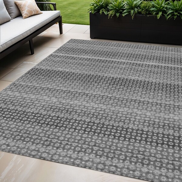 Homeroots 5' X 8' Gray And Silver Striped Washable Indoor Outdoor Area Rug 610595 - main