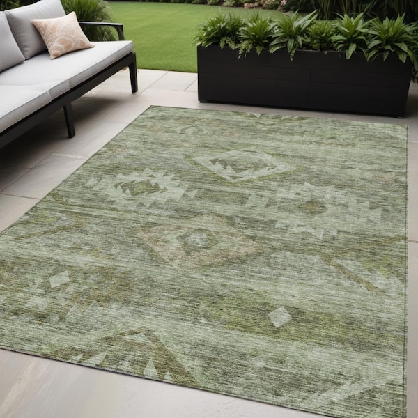 Homeroots 5' X 8' Olive Green And Fern Green Southwestern Washable Indoor Outdoor Area Rug 588715 - main