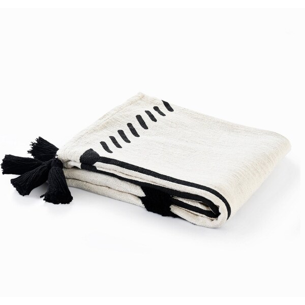 Homeroots 50" X 60" Black and White Woven Cotton Geometric Throw Blanket with Tassels 516487 - main