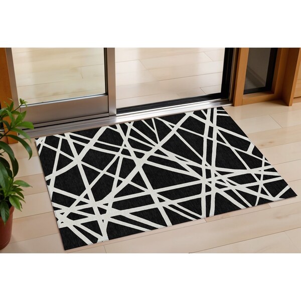 Homeroots 3' X 5' Black And Ivory Geometric Washable Indoor Outdoor Area Rug 600420 - main