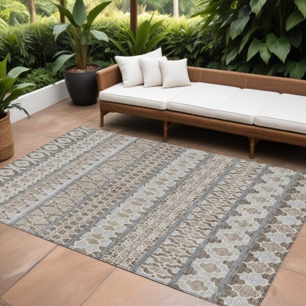 Homeroots 9' X 12' Taupe Beige And Gray Quatrefoil Washable Indoor Outdoor Area Rug 583262 - main