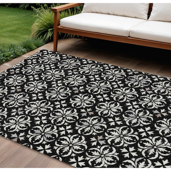 Homeroots 9' X 12' Black And Ivory Floral Washable Indoor Outdoor Area Rug 595929 - main