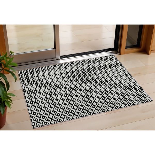 Homeroots 3' X 5' Black And Ivory Geometric Washable Indoor Outdoor Area Rug 594443 - main
