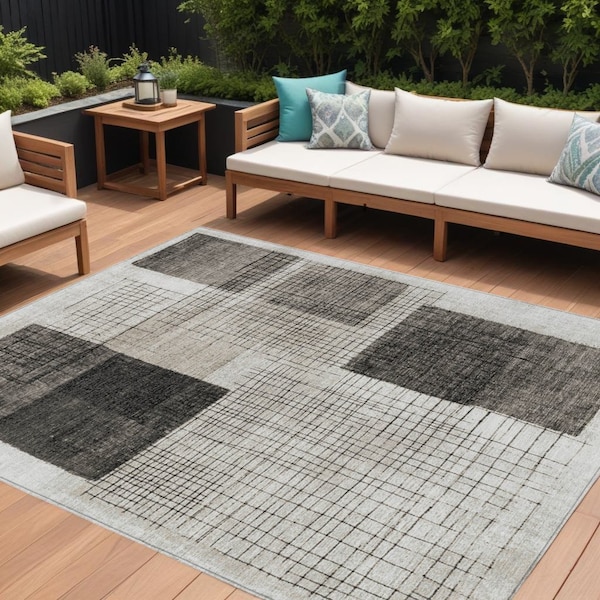 Homeroots 8' X 10' Ivory And Black Geometric Washable Indoor Outdoor Area Rug 631936 - main