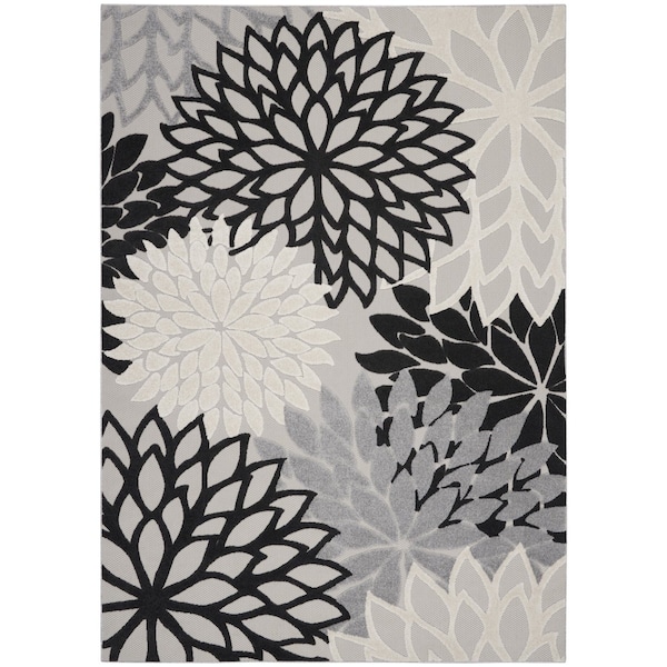 Homeroots 7' X 10' Black And White Floral Indoor Outdoor Area Rug 546686 - main