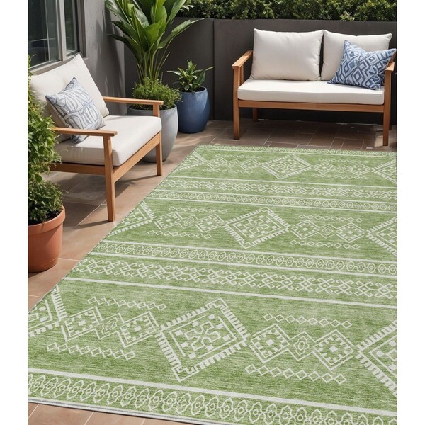 Homeroots 5' X 8' Green And Ivory Southwestern Washable Indoor Outdoor Area Rug 593673 - main