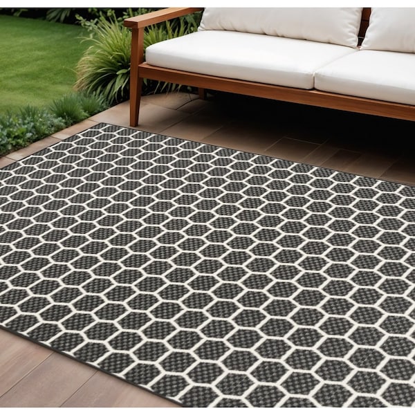 Homeroots 9' X 12' Black And Ivory Geometric Indoor Outdoor Area Rug 556311 - main