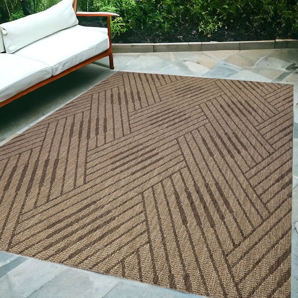 Homeroots 6' X 9' Beige Geometric Stain Resistant Indoor Outdoor Area Rug 531624 - main