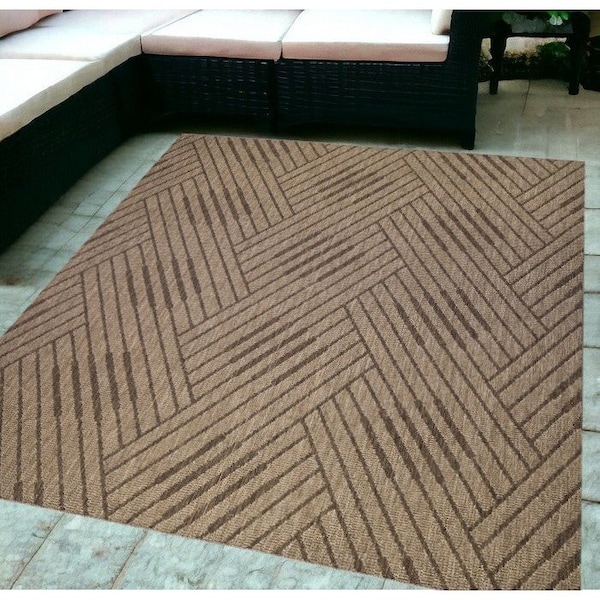 Homeroots 5' X 8' Beige Geometric Stain Resistant Indoor Outdoor Area Rug 531623 - main