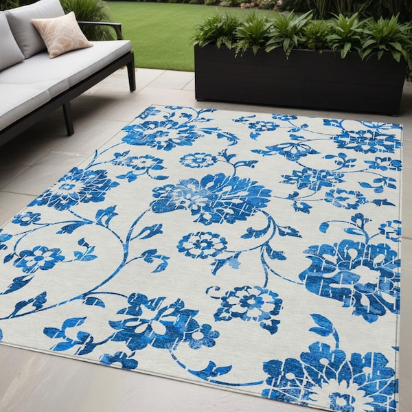 Homeroots 5' X 8' White And Denim Blue Floral Washable Indoor Outdoor Area Rug 589513 - main