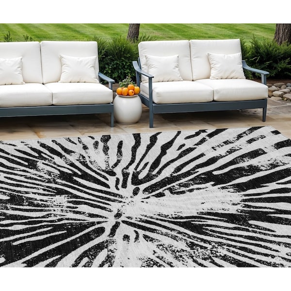 Homeroots 8' X 10' Ivory Black And Gray Abstract Washable Indoor Outdoor Area Rug 588013 - main