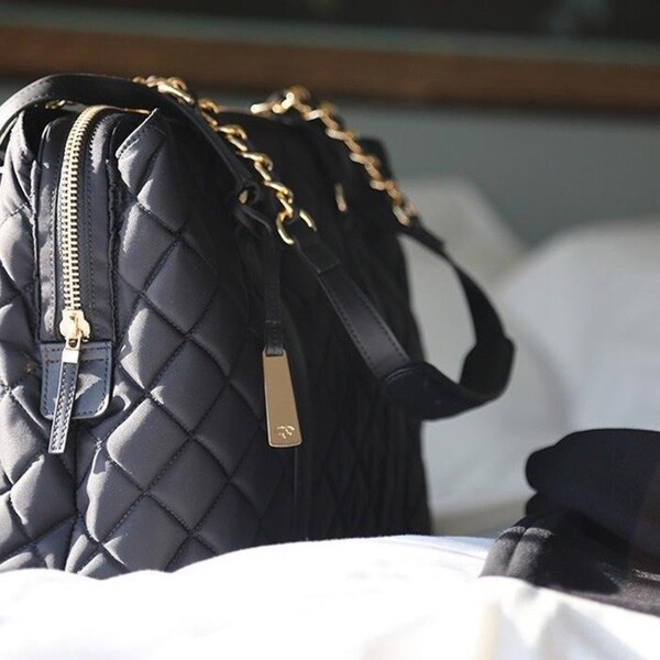 NO. 5 CLASSIC TOTE BLACK