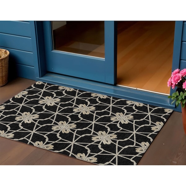 Homeroots 3' X 5' Black And Ivory Geometric Washable Indoor Outdoor Area Rug 613404 - main