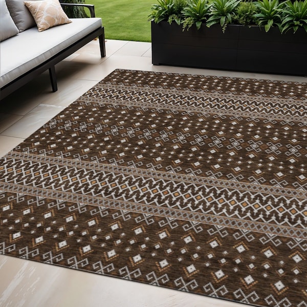 Homeroots 5' X 8' Chocolate Taupe And Copper Tribal Washable Indoor Outdoor Area Rug 582555 - main