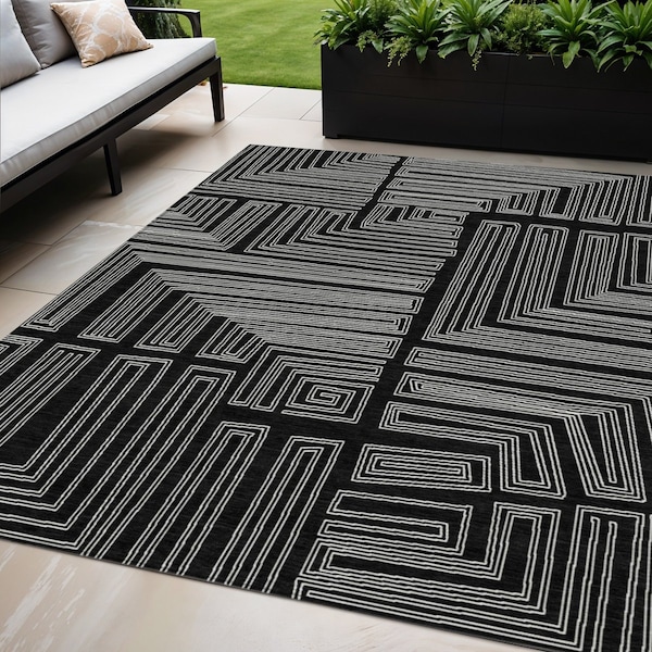 Homeroots 5' X 8' Black And Ivory Geometric Washable Indoor Outdoor Area Rug 600799 - main