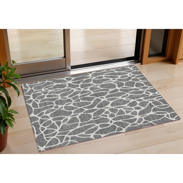 Homeroots 3' X 5' Gray And Ivory Geometric Washable Indoor Outdoor Area Rug 599286 - main