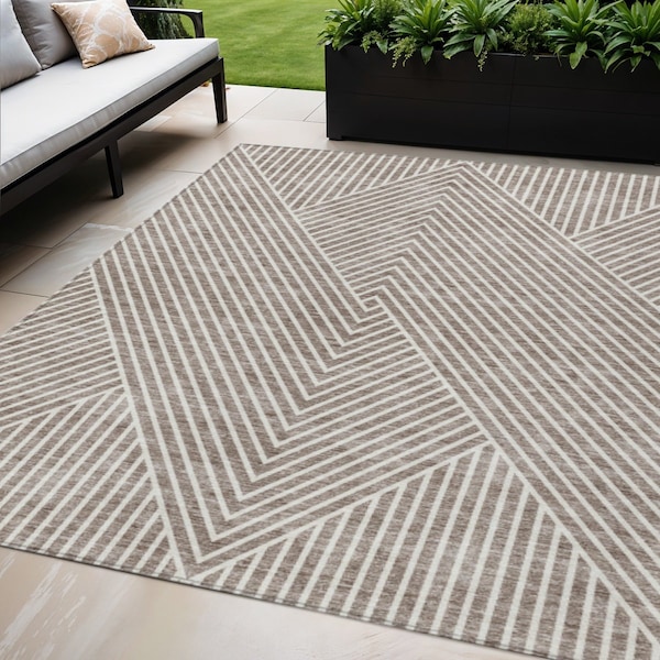 Homeroots 5' X 8' Taupe And Ivory Geometric Washable Indoor Outdoor Area Rug 612149 - main