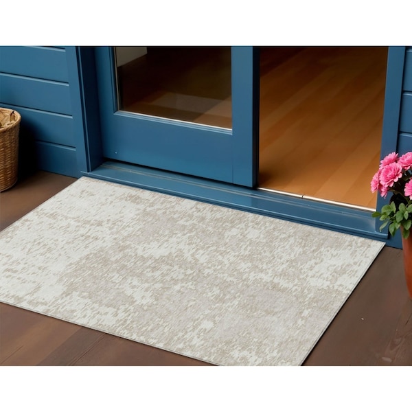 Homeroots 3' X 5' Ivory And Off White Abstract Washable Indoor Outdoor Area Rug 612749 - main