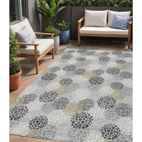 Homeroots 5' X 8' Gray Silver And Ivory Polka Dot Washable Indoor Outdoor Area Rug 594251 - main