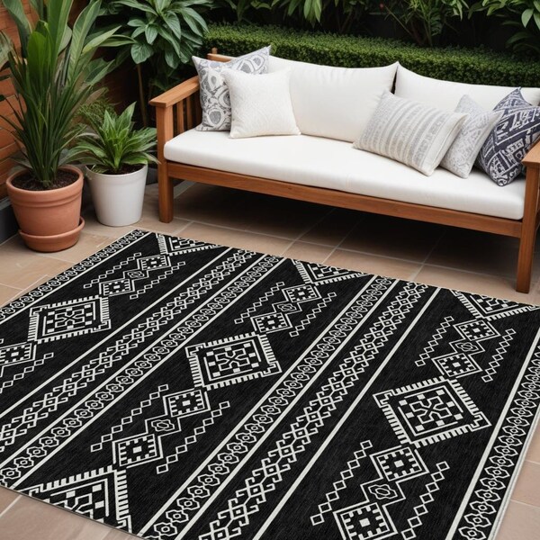 Homeroots 10' X 14' Black And Ivory Southwestern Washable Indoor Outdoor Area Rug 593653 - main