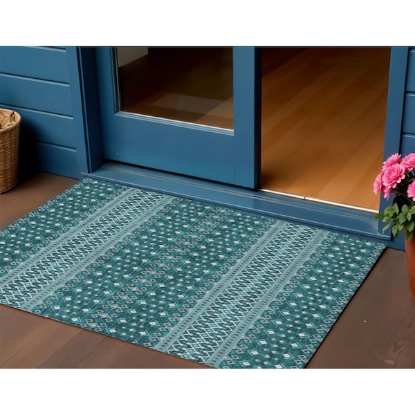 Homeroots 3' X 5' Teal Blue Aqua And Ivory Tribal Washable Indoor Outdoor Area Rug 582590 - main