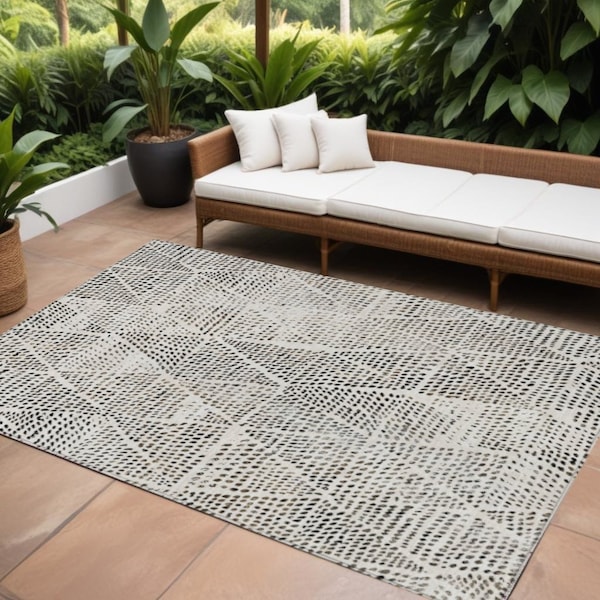 Homeroots 9' X 12' Ivory Charcoal And Beige Geometric Washable Indoor Outdoor Area Rug 577569 - main