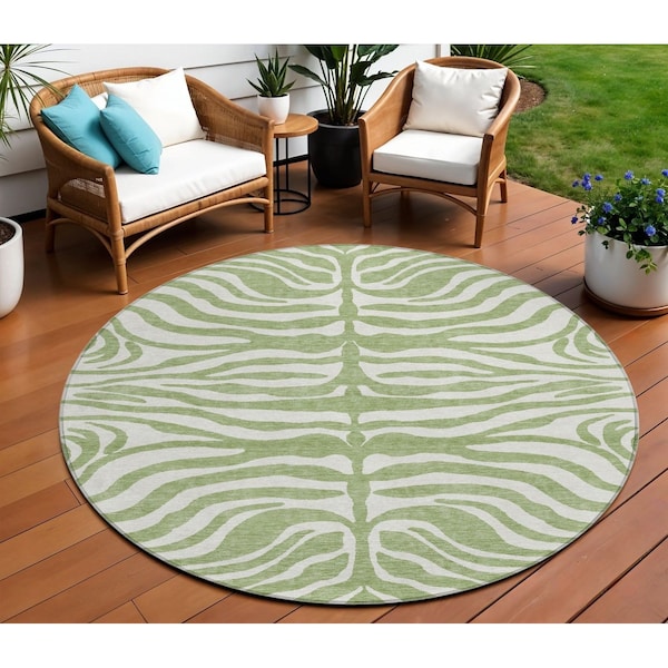 Homeroots 8' Artichoke Green And Ivory Round Animal Print Washable Indoor Outdoor Area Rug 600578 - main