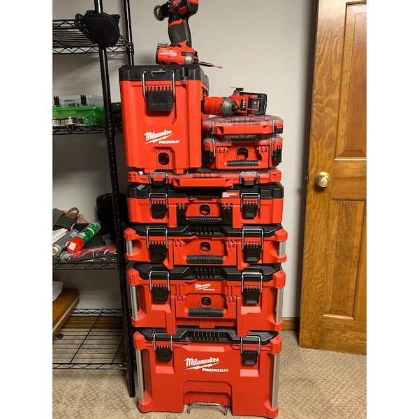 MILWAUKEE PACKOUT™ Compact Tool Box (48-22-8422) | Zoro
