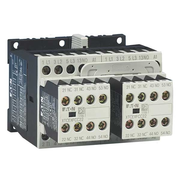 Eaton IEC Magnetic Contactor, 3 Poles, 24 V DC, 7 A, Reversing: Yes XTCR007B21TD