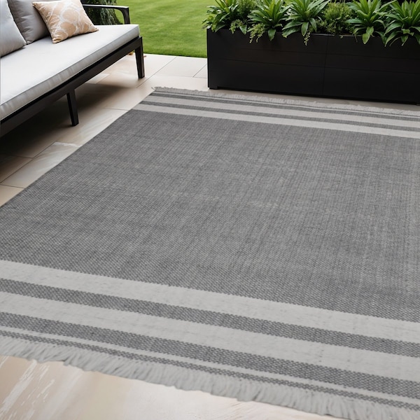 Homeroots 5' X 7' Dark Gray Striped Handmade Indoor Outdoor Area Rug 533578 - main