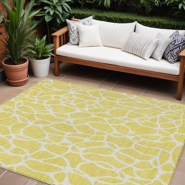 Homeroots 8' X 10' Yellow And Ivory Geometric Washable Indoor Outdoor Area Rug 599325 - main